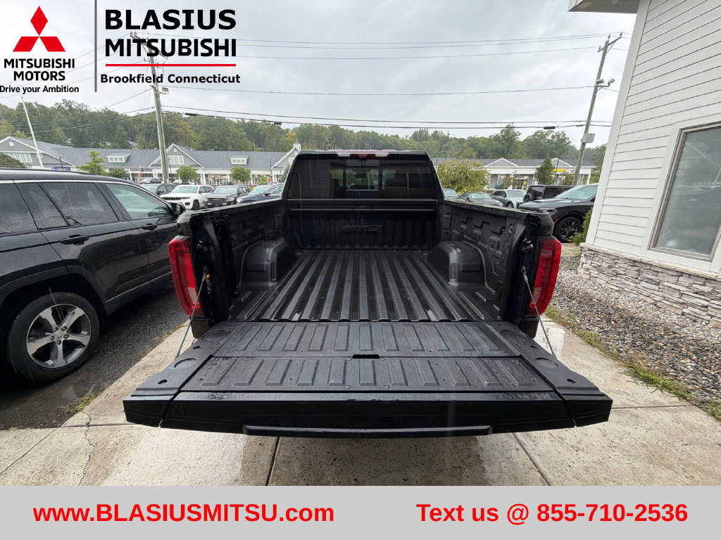 Used 2023 GMC Sierra 1500 AT4 w/ AT4 Premium Package AWD/4WD image 9