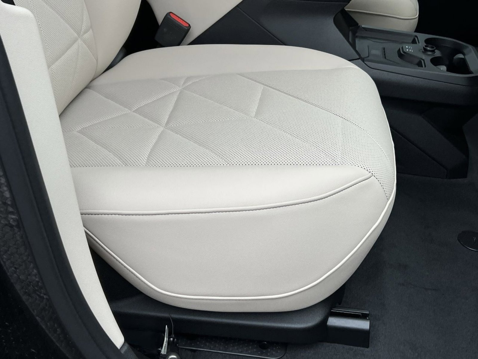 New 2026 BMW iX xDrive60 image 27