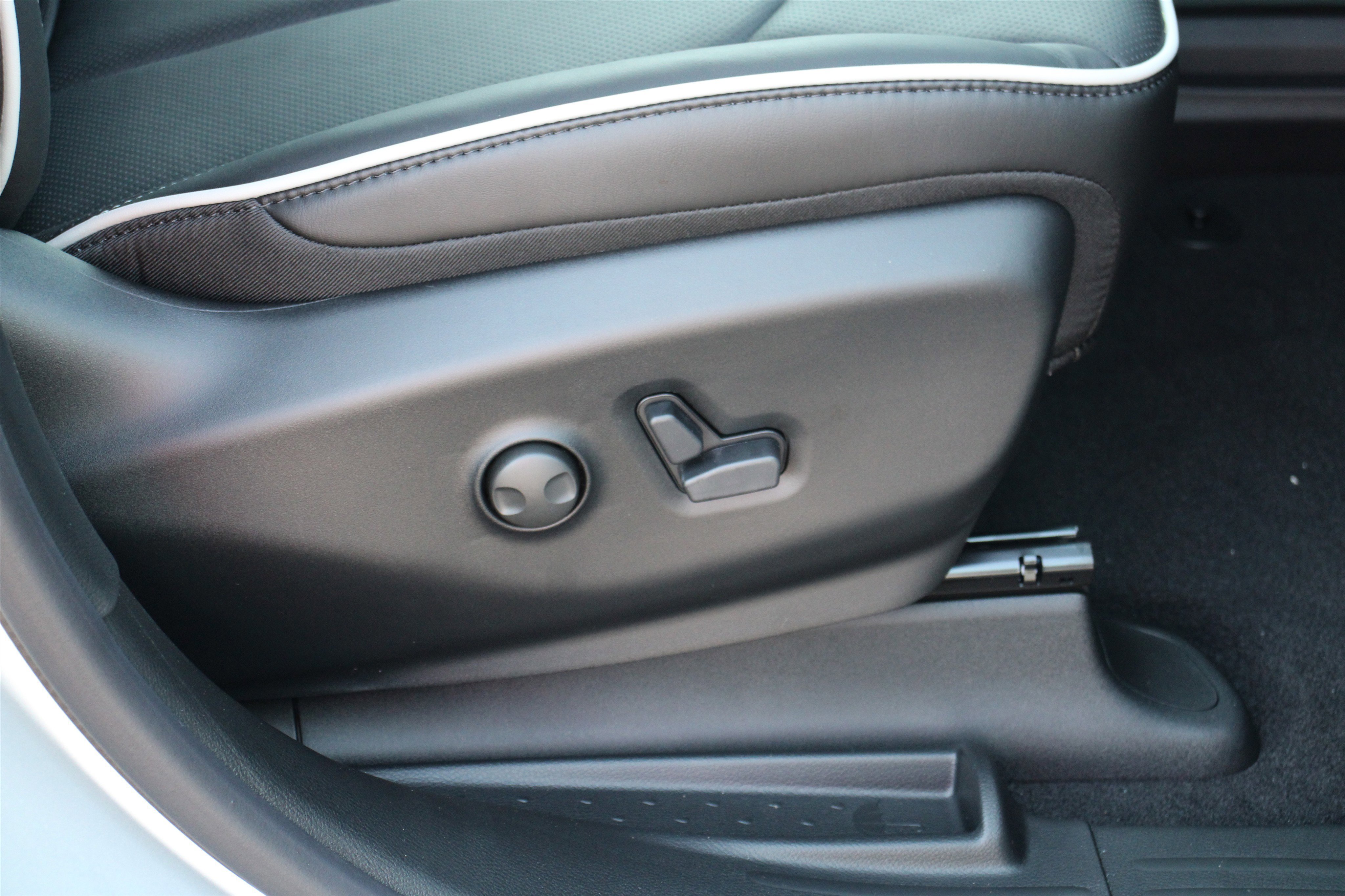 New 2026 Chrysler Pacifica Limited w/ S Appearance Package image 32