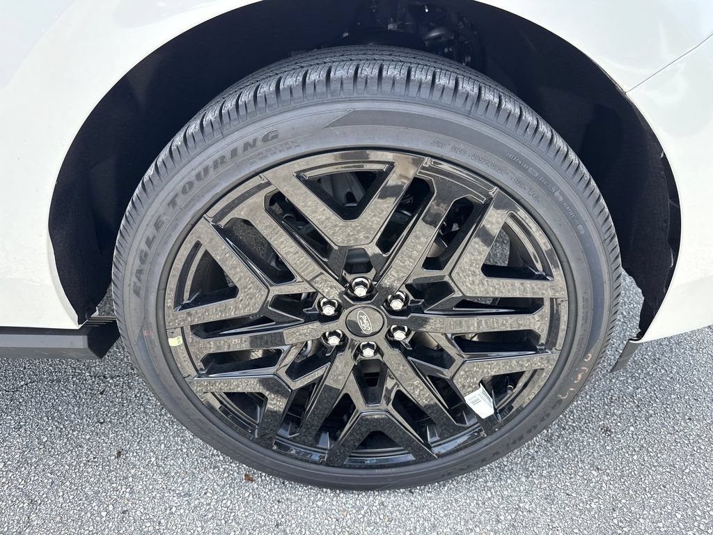 New 2027 Ford Expedition Platinum w/ Stealth Performance Package AWD/4WD image 12