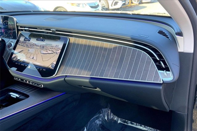 Used 2025 Mercedes-Benz E 350 4MATIC Sedan image 15