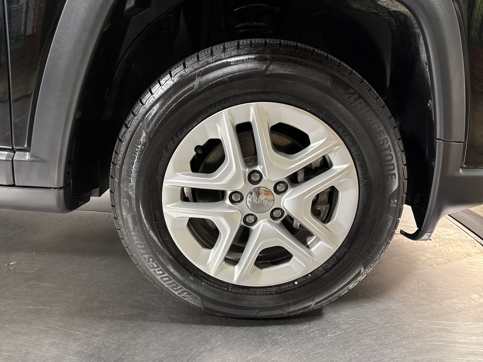 Used 2018 Jeep Compass Sport w/ Cold Weather Group AWD/4WD image 14