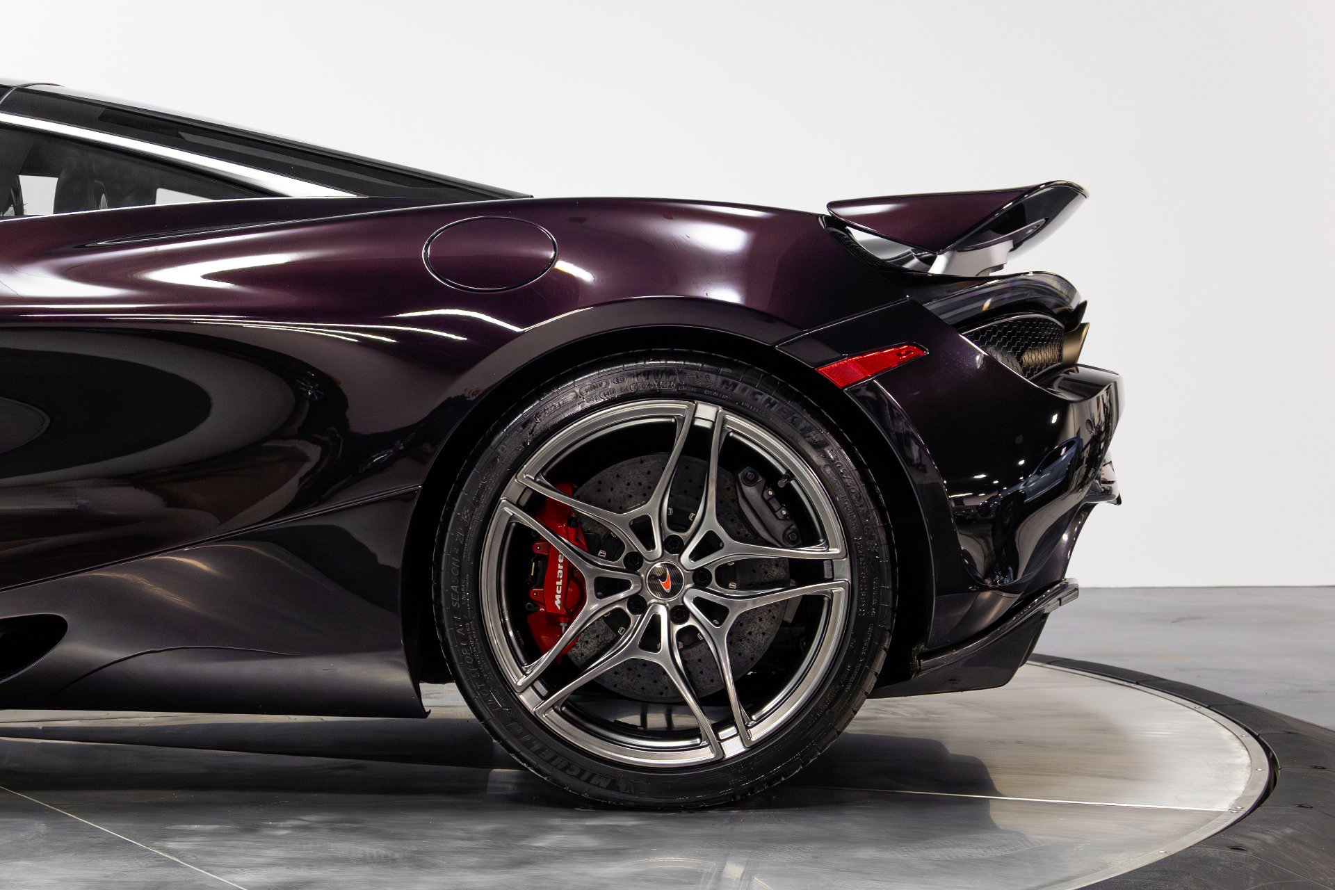 Used 2018 McLaren 720S Performance image 30