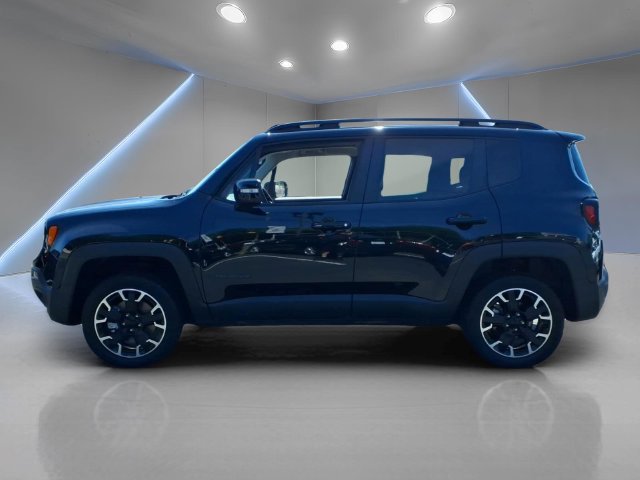 Used 2023 Jeep Renegade Latitude AWD/4WD image 6
