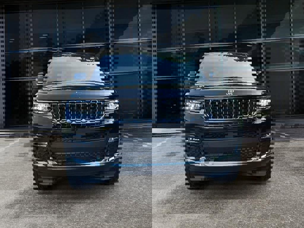 New 2025 Jeep Grand Cherokee L Limited w/ Luxury Tech Group II image 2