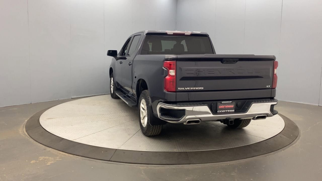 Used 2022 Chevrolet Silverado 1500 LT w/ Z71 Off-Road Package AWD/4WD image 3
