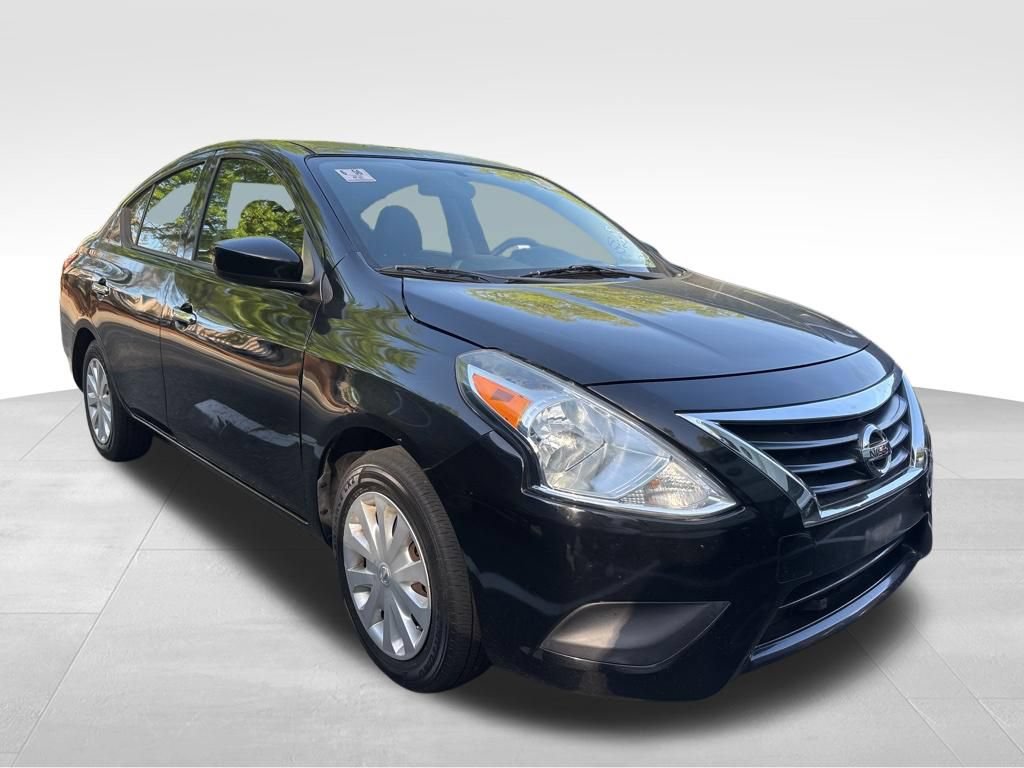 Used 2019 Nissan Versa SV FWD image 2