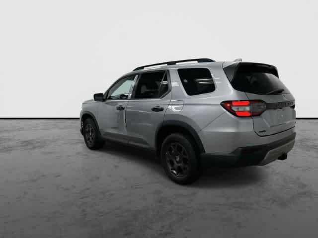Certified 2025 Honda Pilot TrailSport image 9
