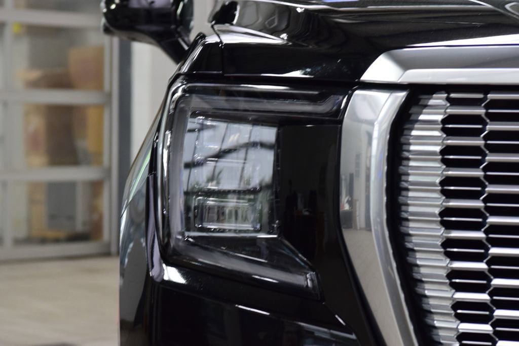Used 2024 GMC Yukon XL Denali w/ Advanced Technology Package AWD/4WD image 12