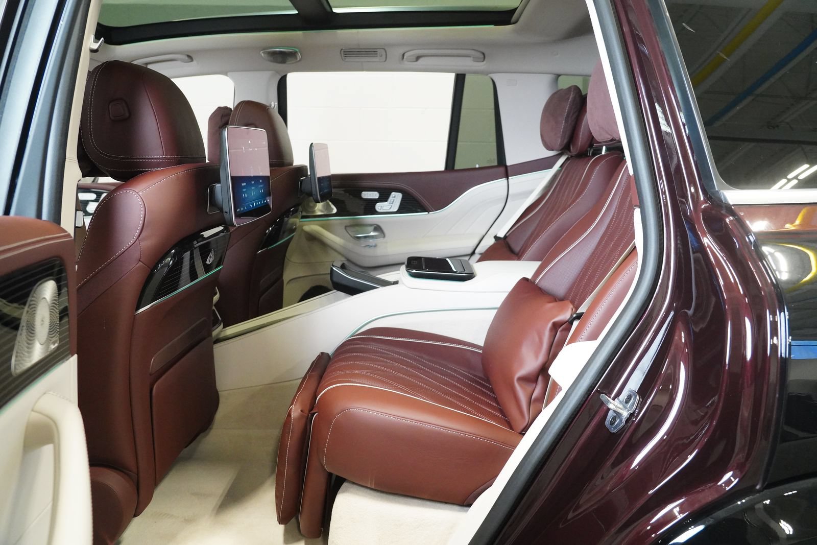 New 2026 Mercedes-Benz Maybach GLS 600 4MATIC image 16