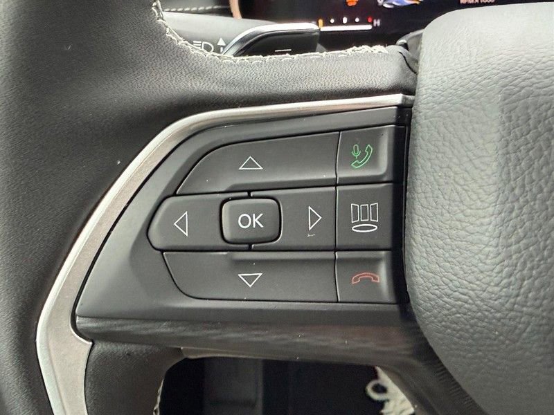 New 2025 Jeep Grand Cherokee Altitude image 11