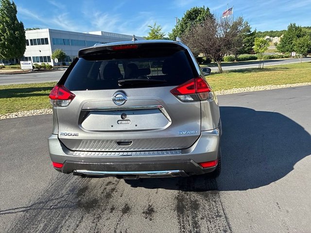 Used 2017 Nissan Rogue SV AWD/4WD image 10