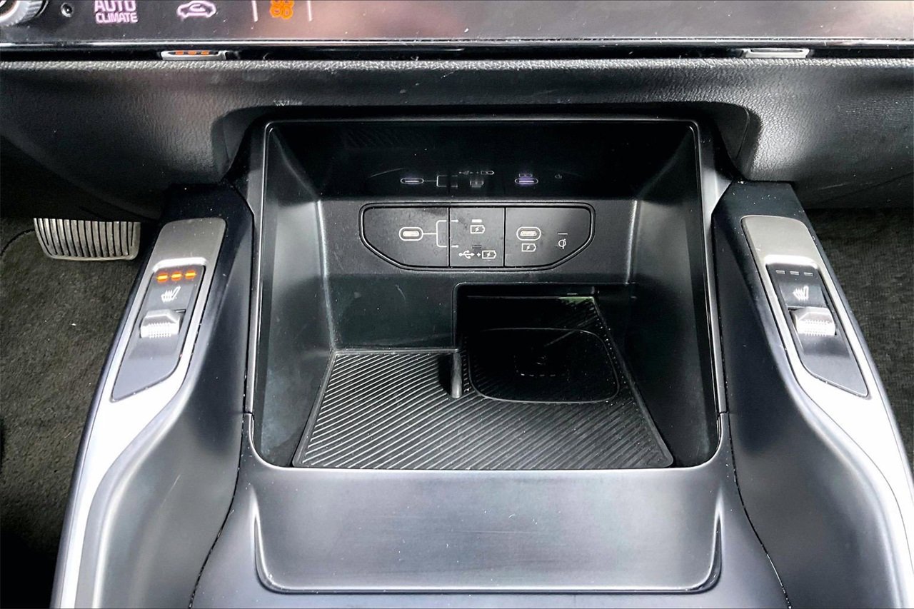 Used 2024 Kia Sorento S image 17