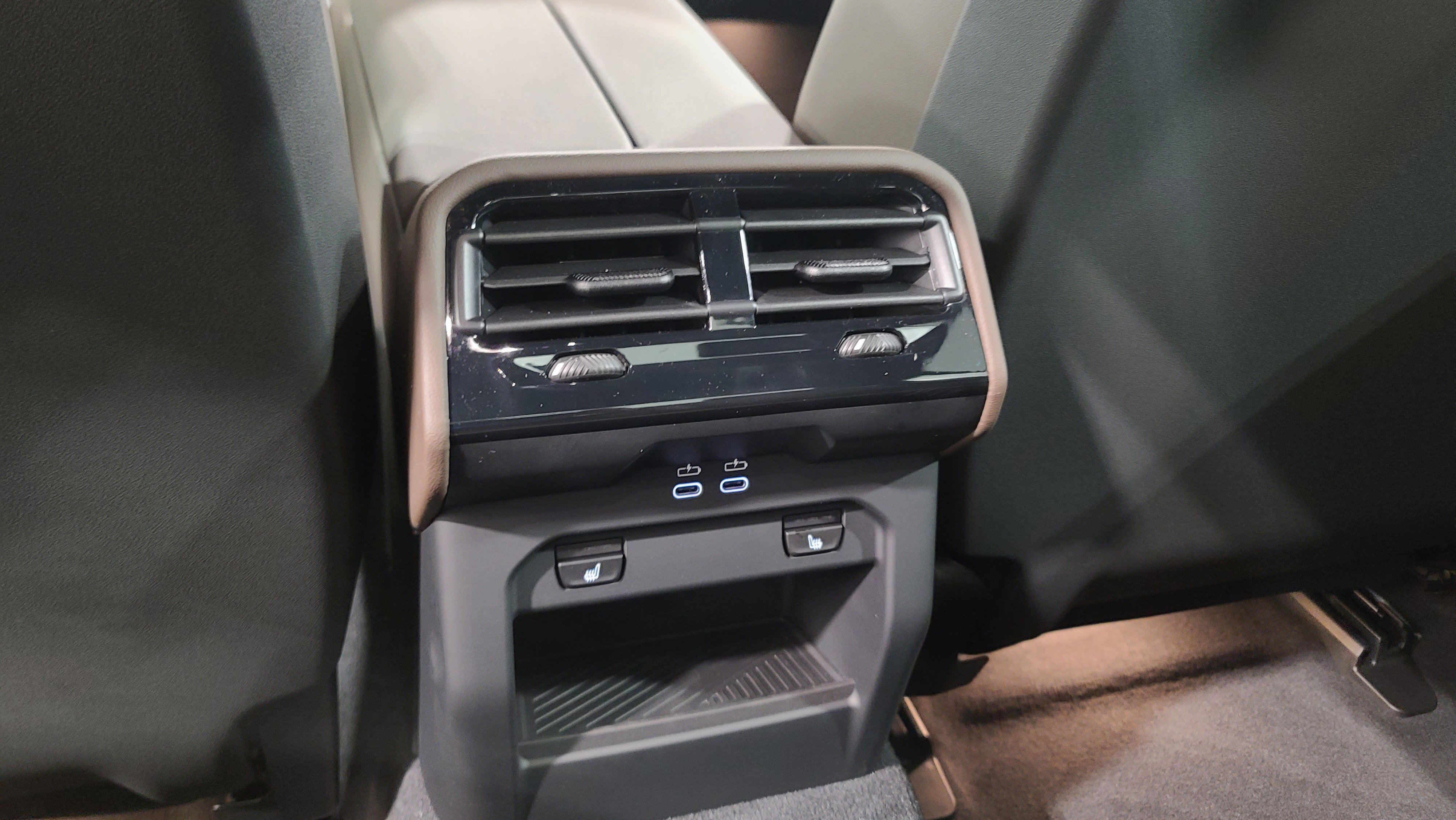 New 2026 BMW 530i xDrive w/ Premium Package image 30