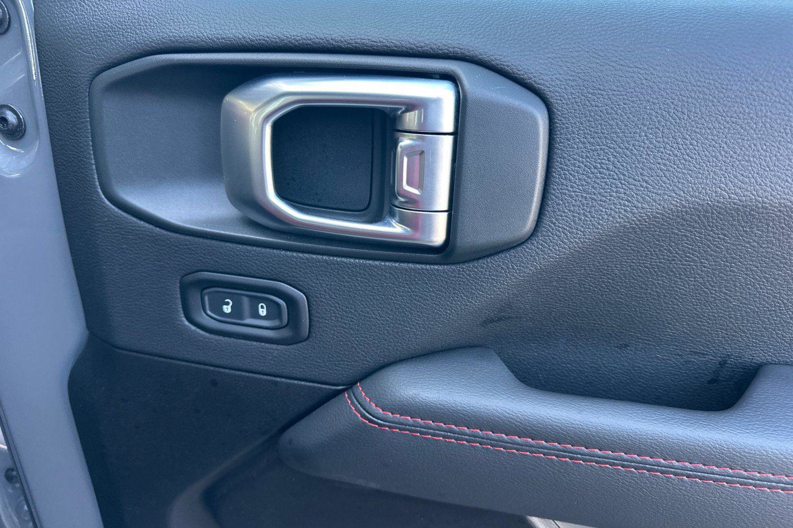 Used 2023 Jeep Wrangler Unlimited Rubicon 4xe image 19