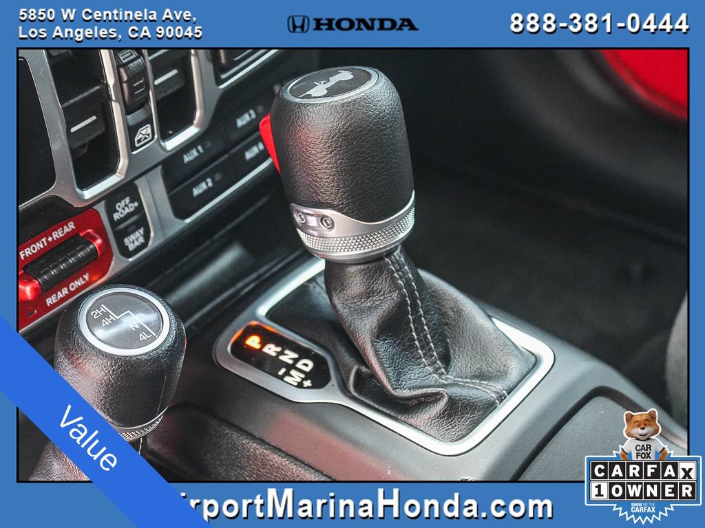 Used 2025 Jeep Wrangler Unlimited Rubicon AWD/4WD image 12