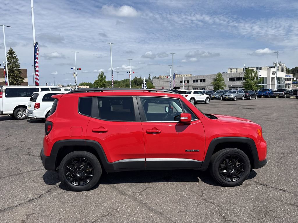 Used 2019 Jeep Renegade Altitude w/ Quick Order Package 2XM AWD/4WD image 14