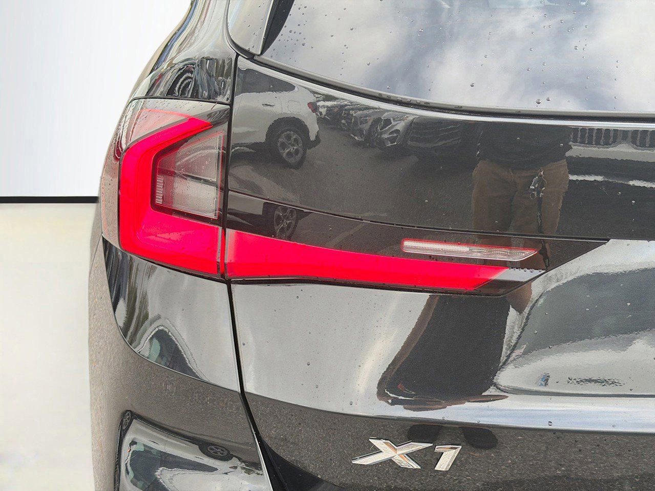 Certified 2025 BMW X1 xDrive28i AWD/4WD image 11