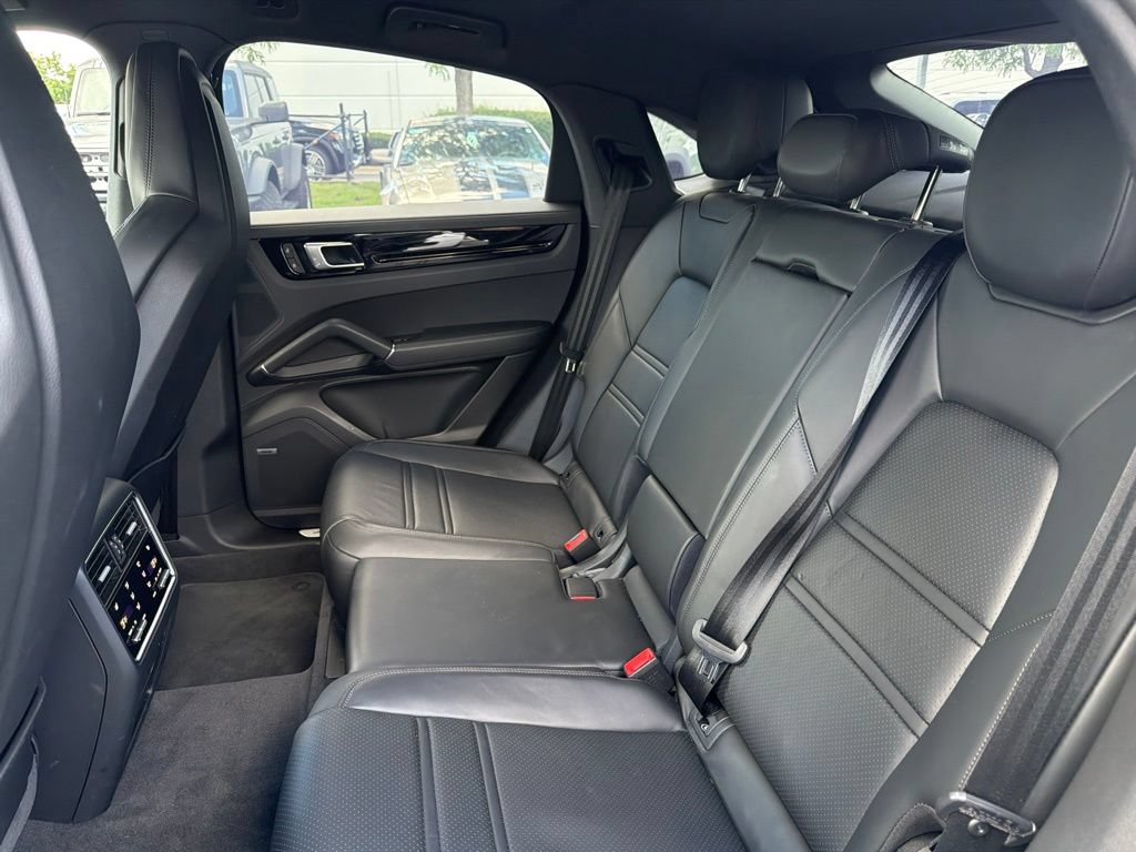 Used 2022 Porsche Cayenne E-Hybrid Coupe w/ Premium Plus Package AWD/4WD image 12