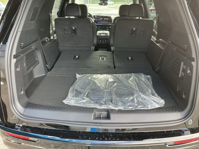 New 2026 Chevrolet Traverse RS image 25