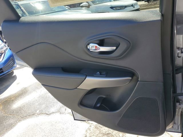 Used 2021 Jeep Cherokee Latitude Plus w/ Sun & Sound Group image 13