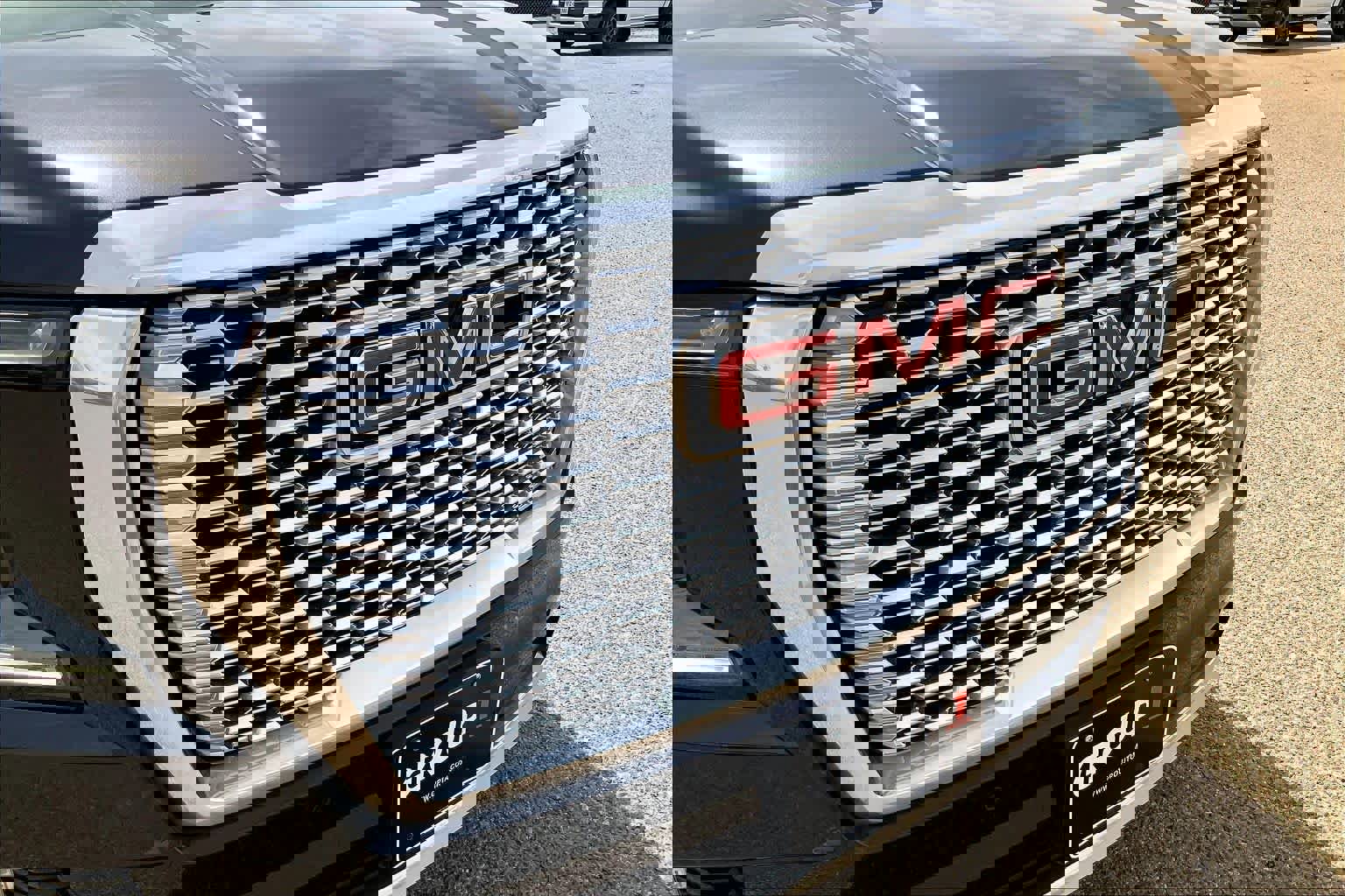 Used 2023 GMC Yukon XL Denali image 37