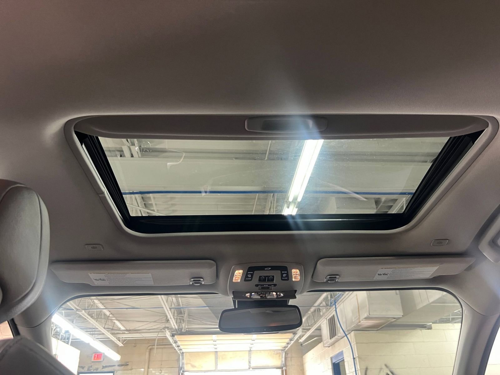 Used 2025 Toyota Sienna XLE image 25