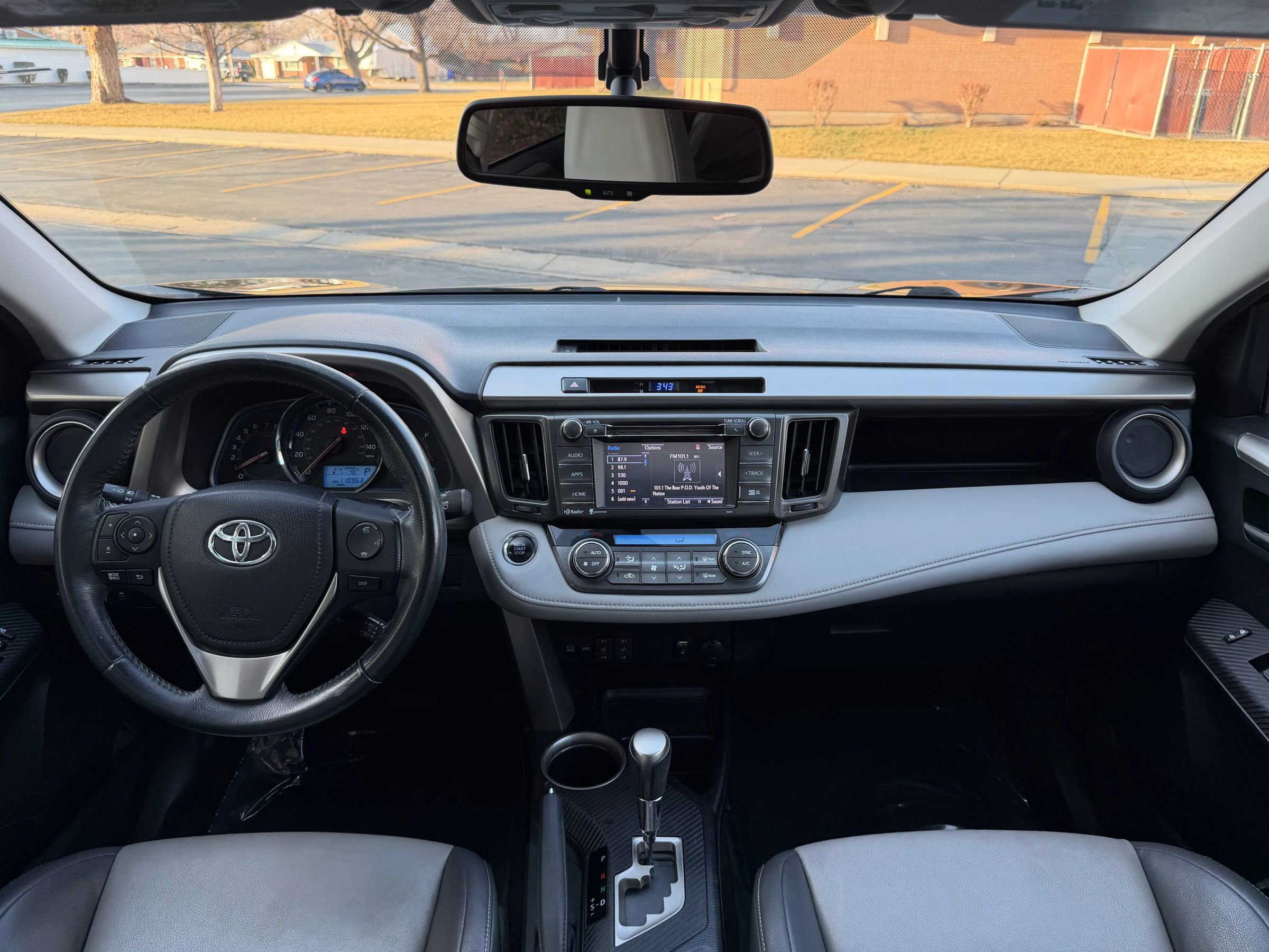 Used 2015 Toyota RAV4 Limited image 20