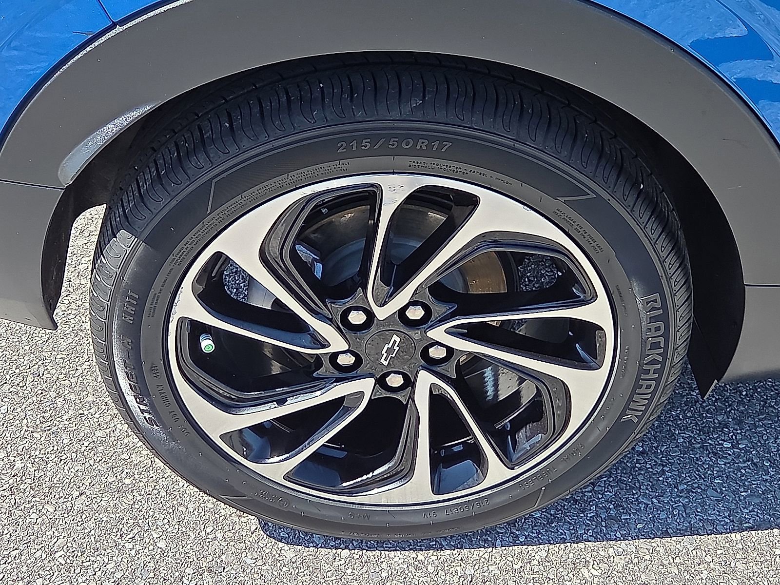 Used 2022 Chevrolet Bolt EUV Premier w/ Sun & Sound Package FWD image 7