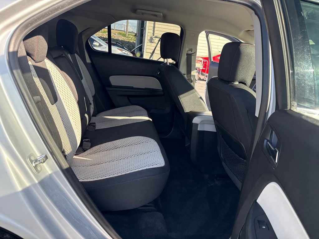 Used 2015 Chevrolet Equinox LS AWD/4WD image 12