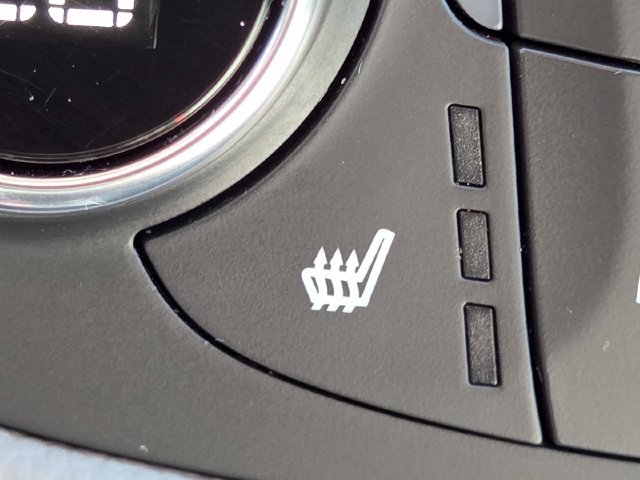 Used 2024 Chevrolet Equinox LT w/ LPO, Floor Liner Package FWD image 4