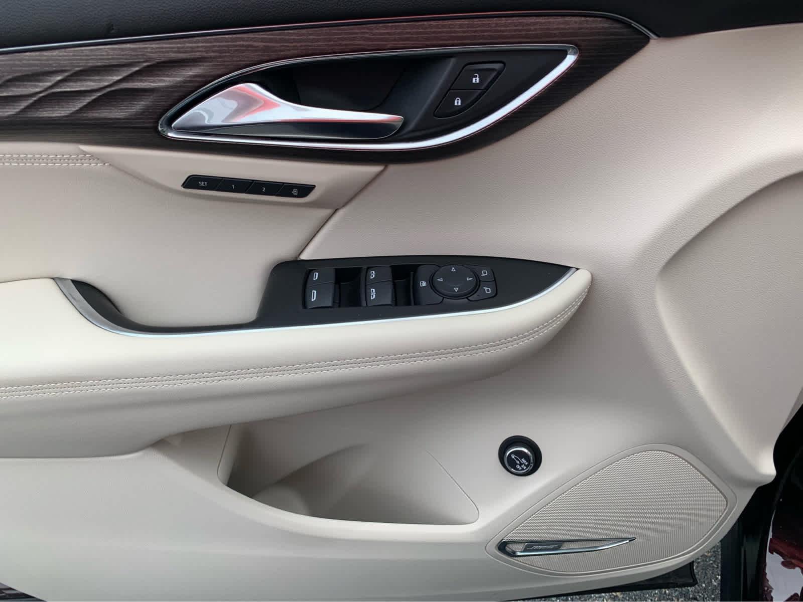 Used 2023 Buick Envision Avenir AWD/4WD image 13