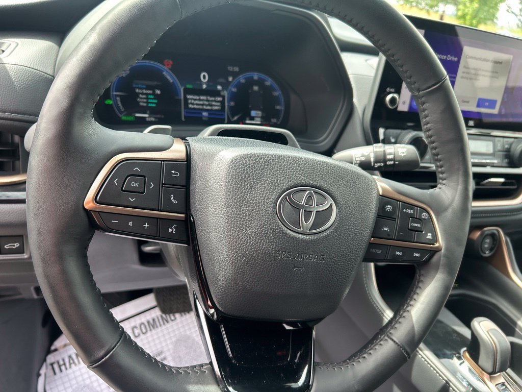 Used 2025 Toyota Grand Highlander AWD Hybrid image 26