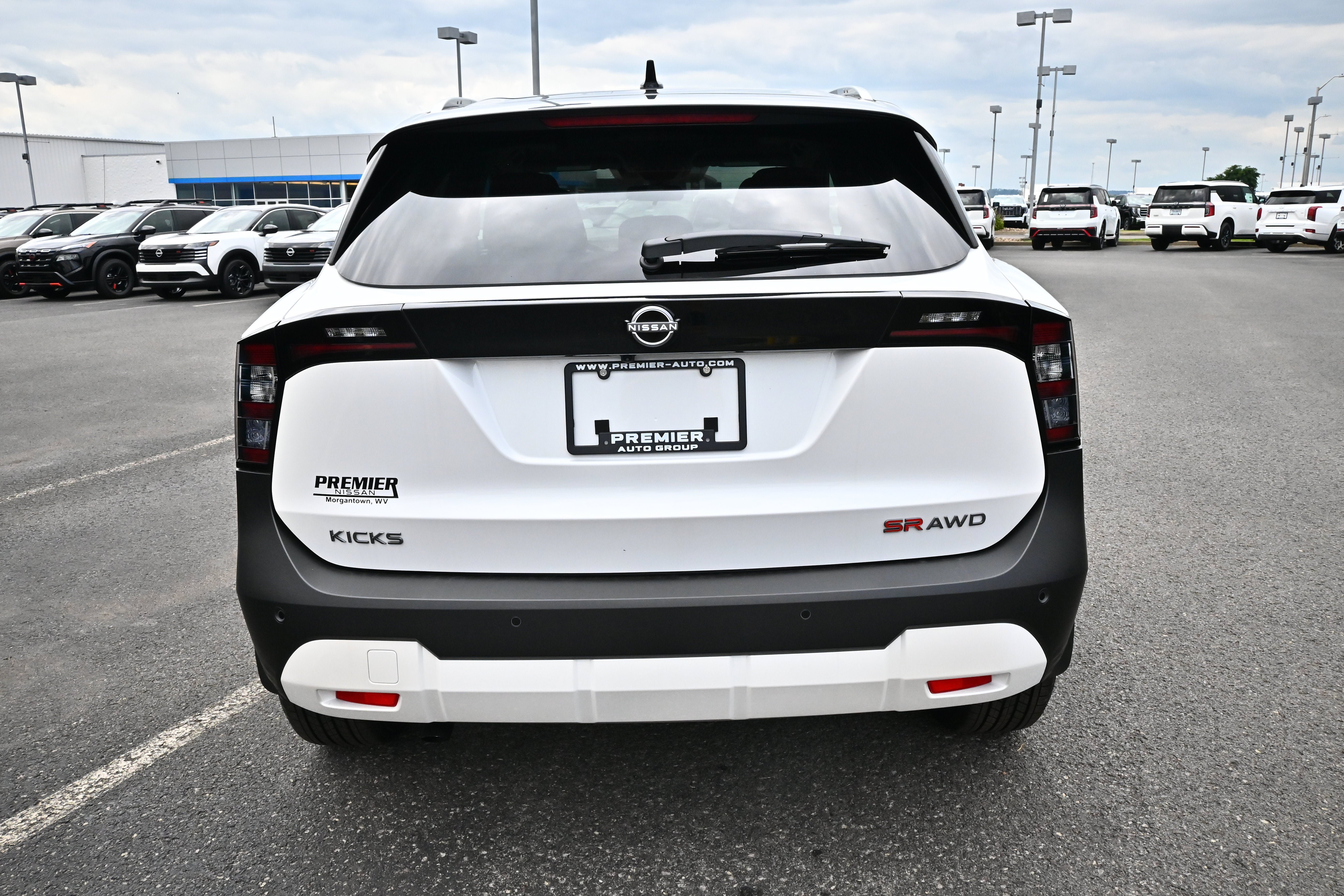 New 2026 Nissan Kicks SR w/ SR Premium Package AWD/4WD image 7