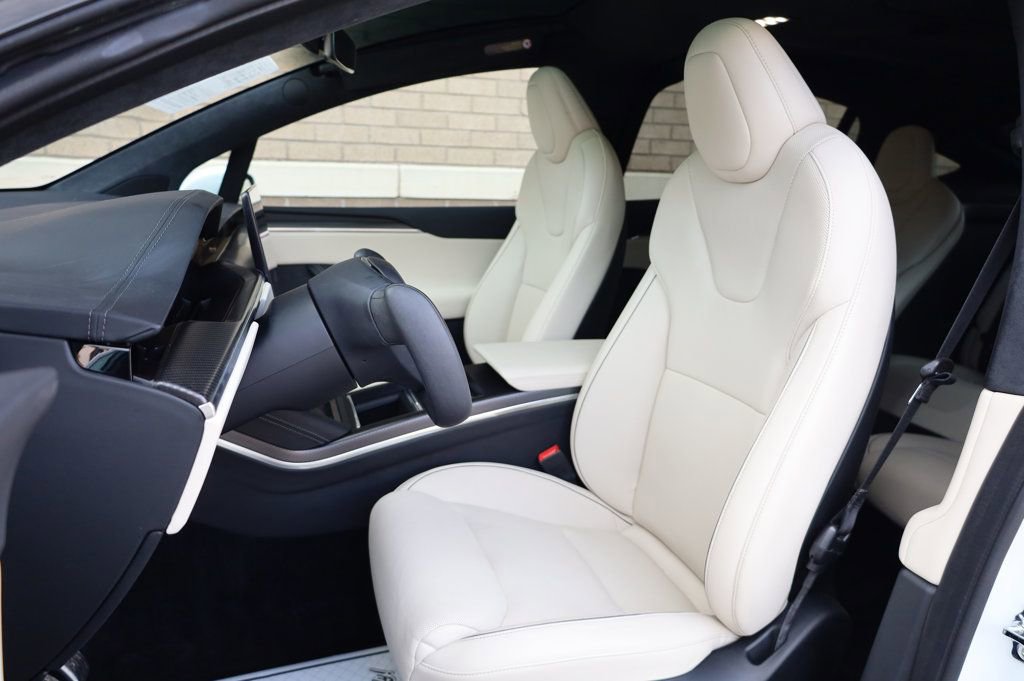 Used 2022 Tesla Model X Plaid image 19