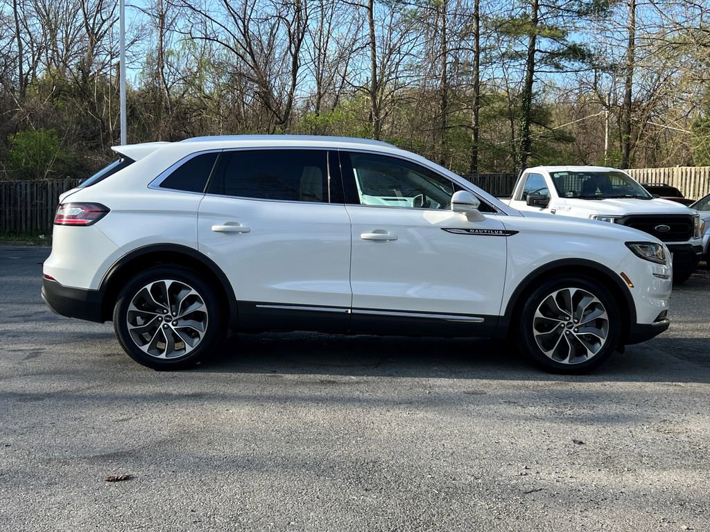 Certified 2023 Lincoln Nautilus Reserve image 8