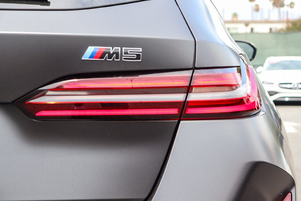 Used 2025 BMW M5 Touring AWD/4WD image 7