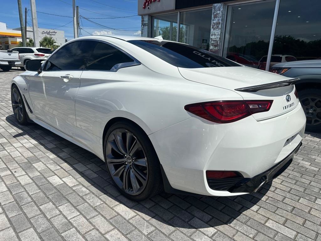 Used 2017 INFINITI Q60 Red Sport 400 RWD image 5
