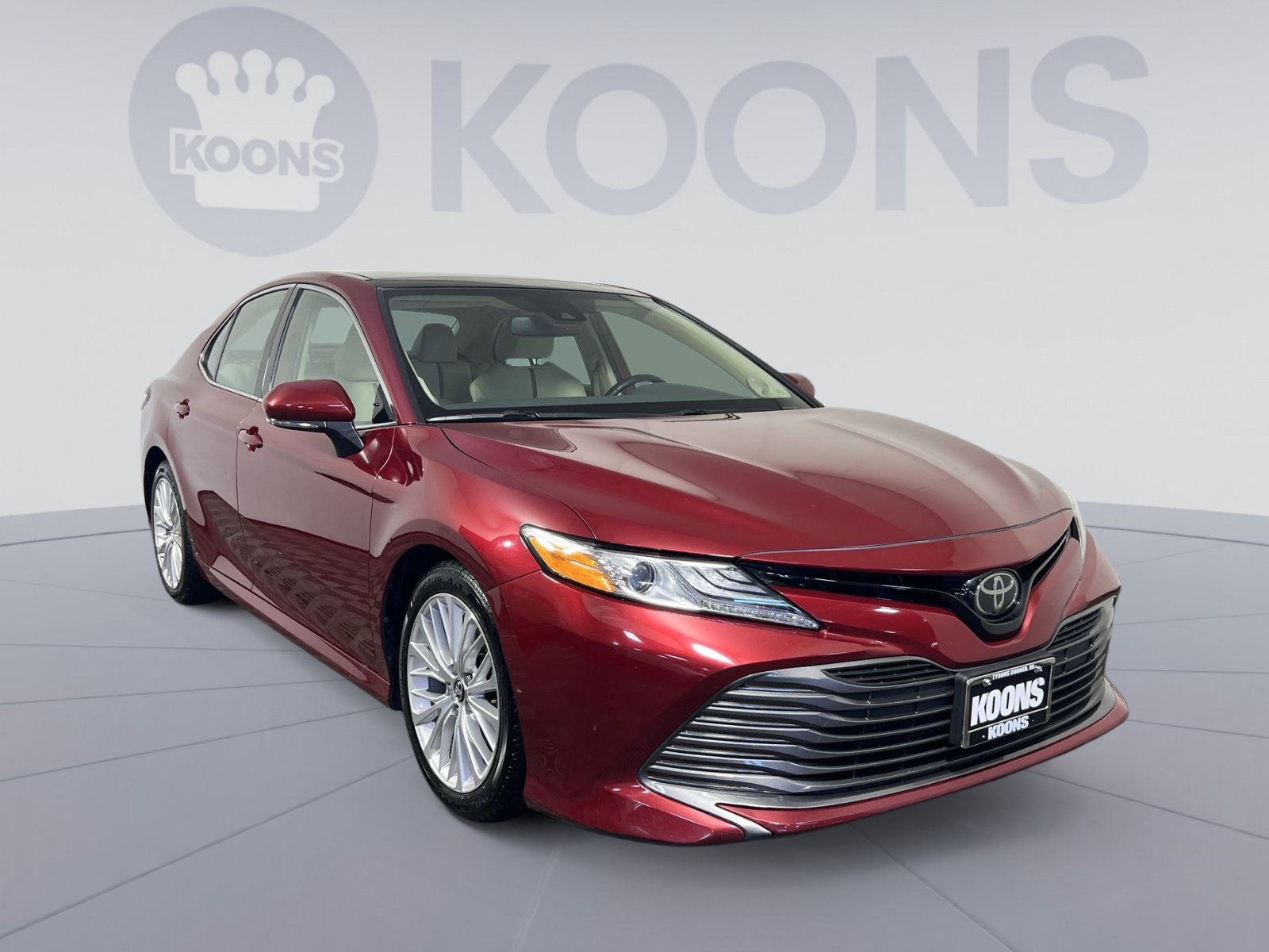 Used 2020 Toyota Camry XLE w/ Navigation Package FWD image 10
