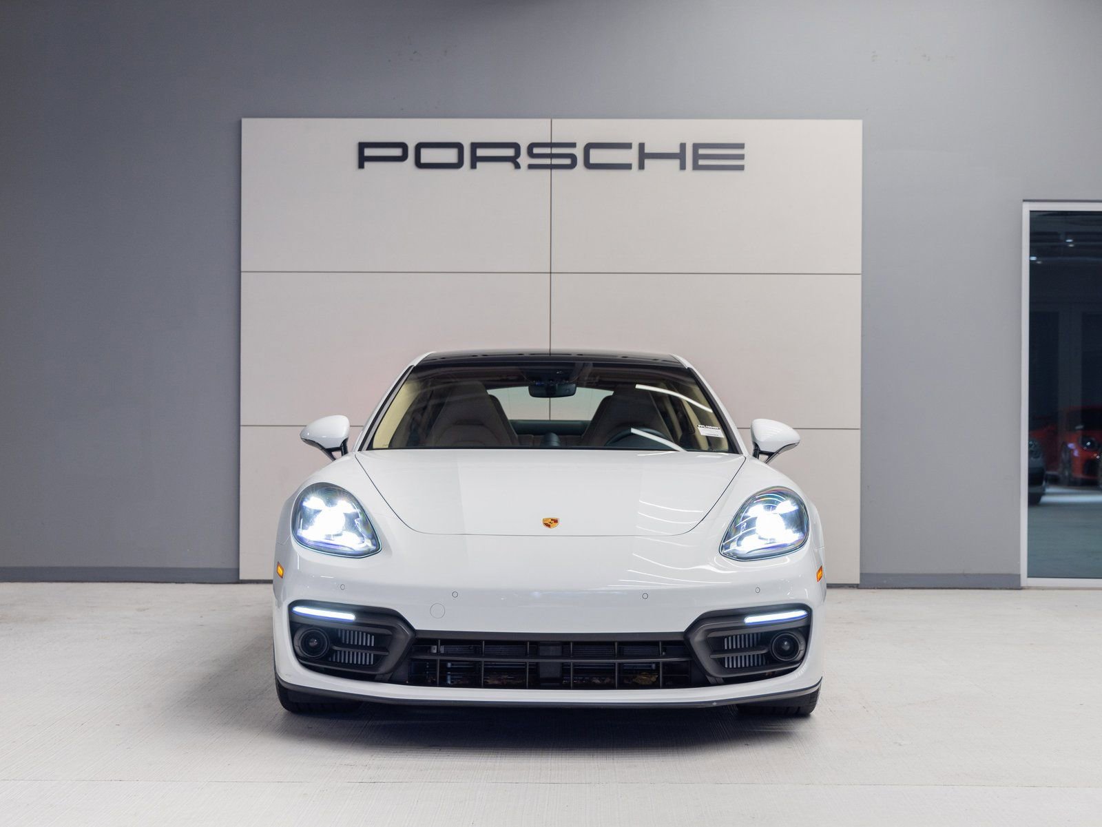 Certified 2023 Porsche Panamera 4 Platinum Edition image 10