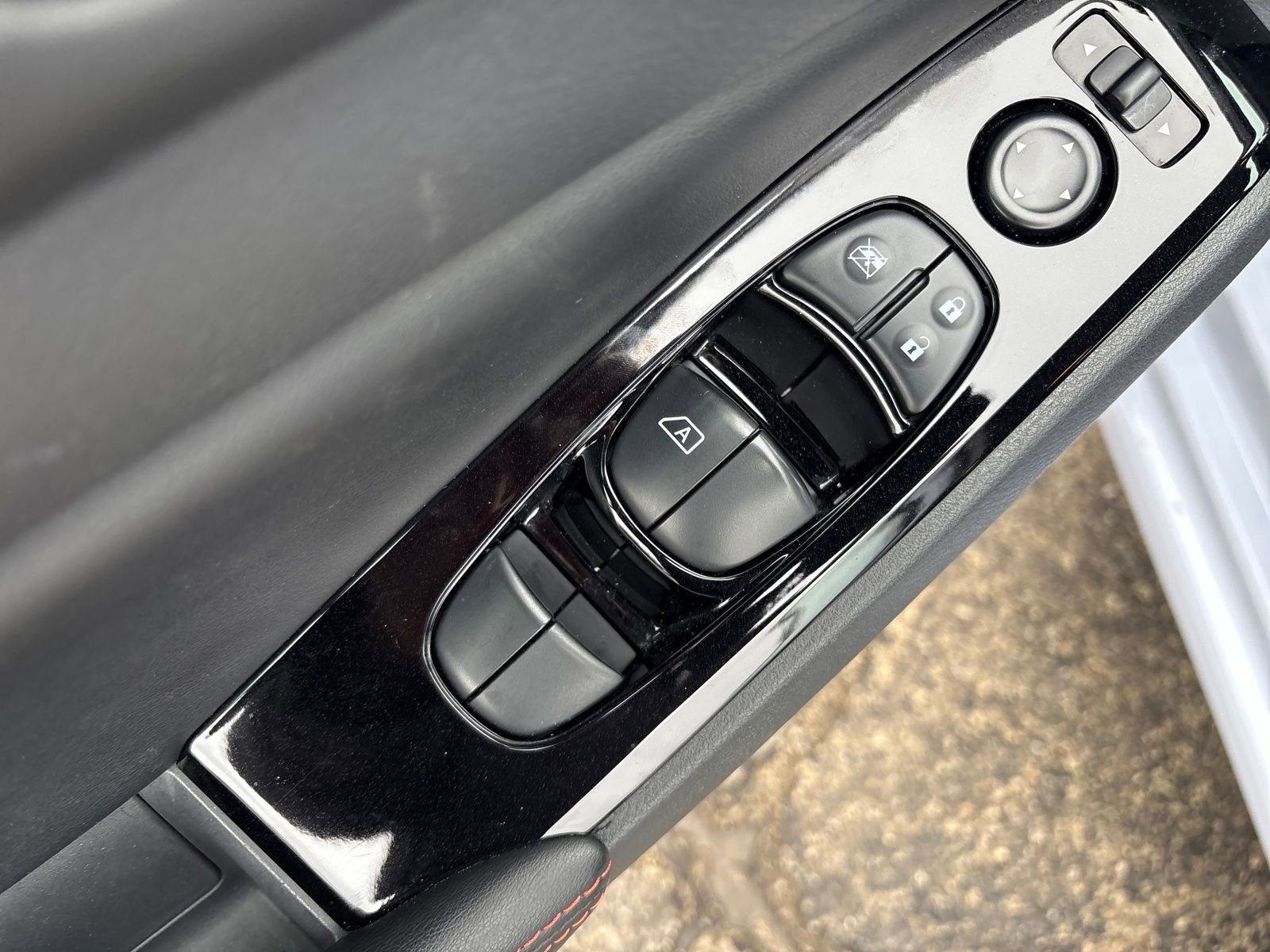 Used 2025 Nissan Altima 2.5 SR image 11