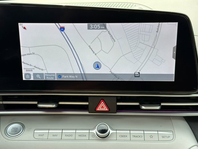 Used 2021 Hyundai Elantra Limited image 28