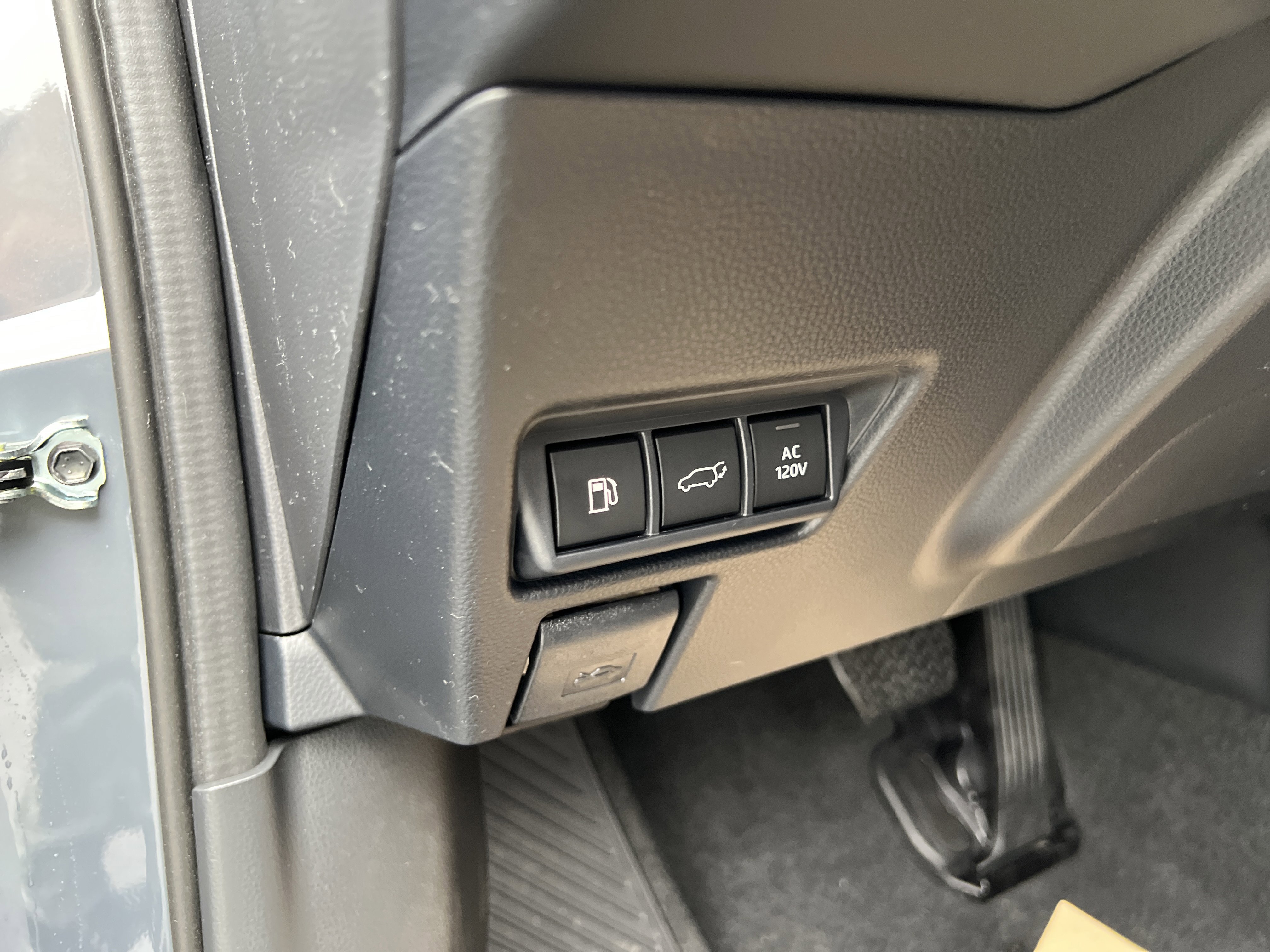 New 2026 Toyota Prius Plug-In Hybrid image 15