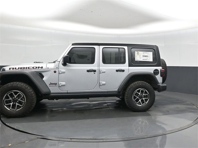 Used 2024 Jeep Wrangler Unlimited Rubicon w/ Technology Group image 2