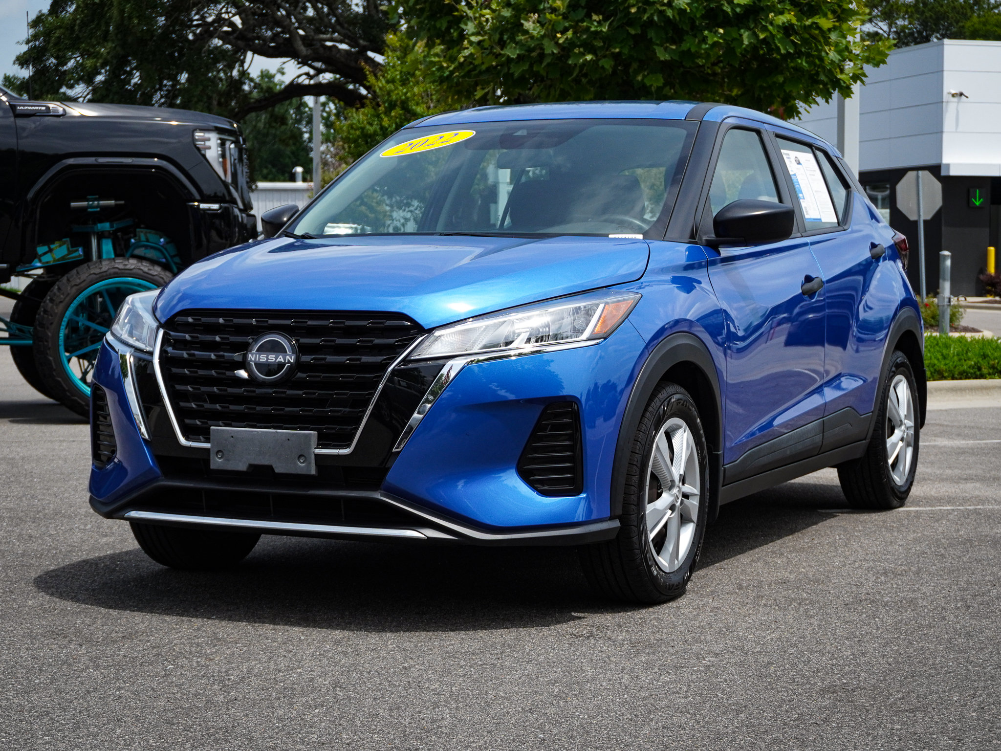 Used 2022 Nissan Kicks S FWD image 5