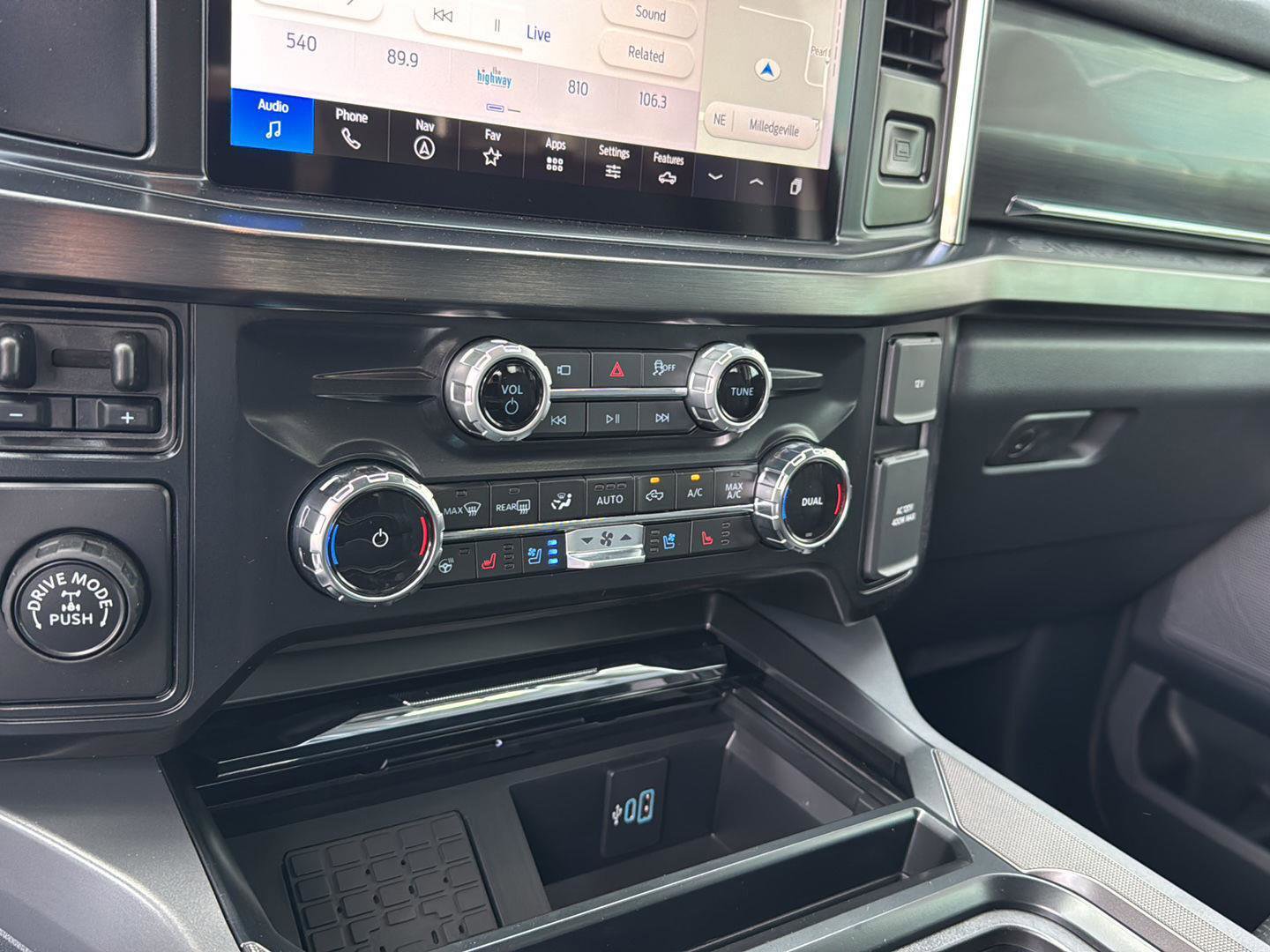 New 2026 Ford F250 Lariat image 31