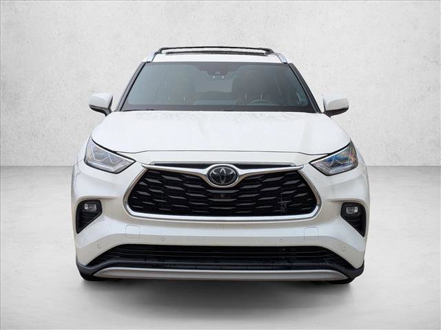 Used 2021 Toyota Highlander Platinum image 2