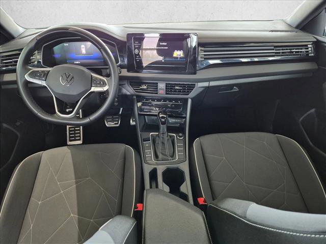 Used 2025 Volkswagen Jetta Sport image 17
