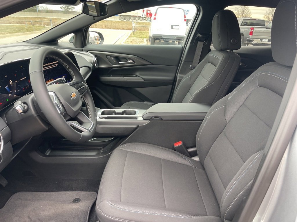 New 2026 Chevrolet Equinox EV LT w/ Comfort Package image 17