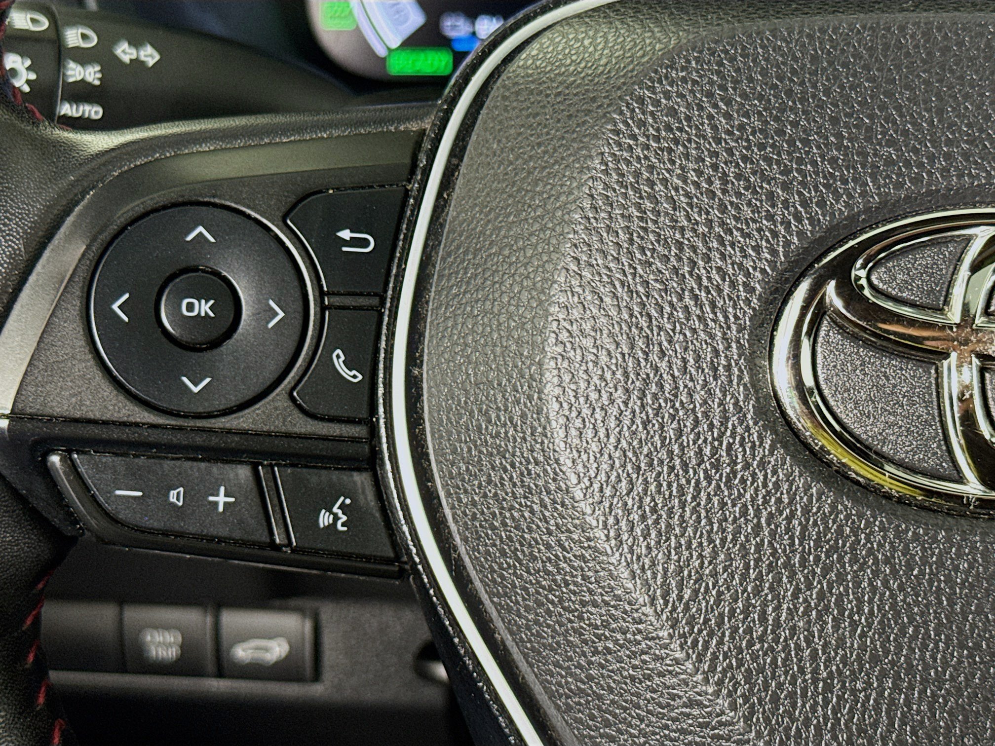Used 2024 Toyota RAV4 XSE AWD/4WD image 11